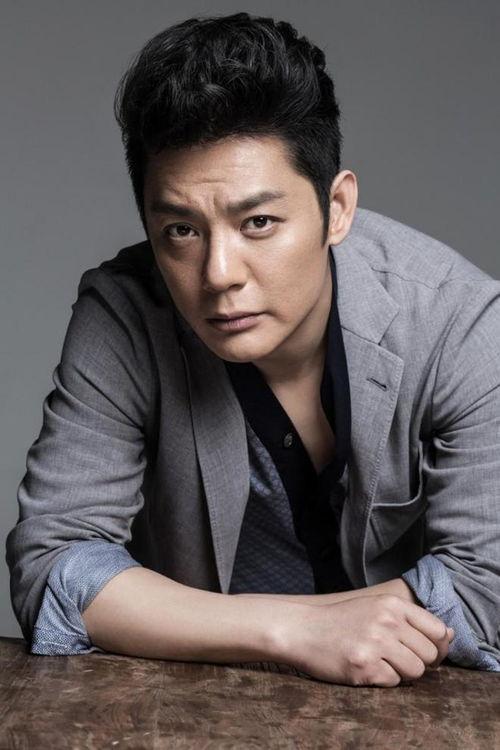 傅程鹏个人资料简介,影视界多面手，才华横溢的演员与导演